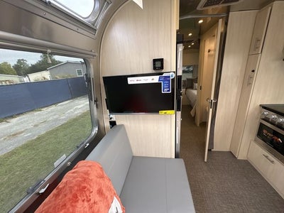 2026 Airstream 25FBT Base