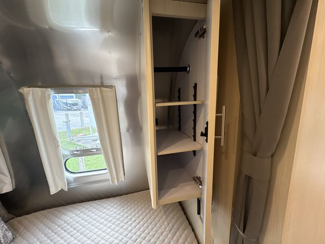 2026 Airstream 25FBT Base