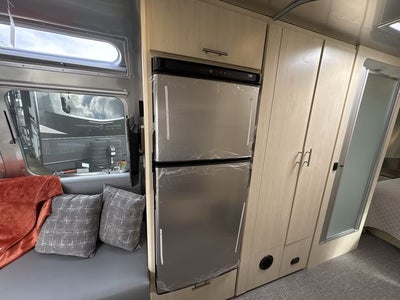 2026 Airstream 27FBQ Base
