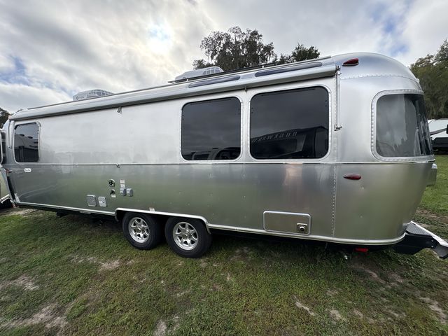 2026 Airstream 27FBQ Base