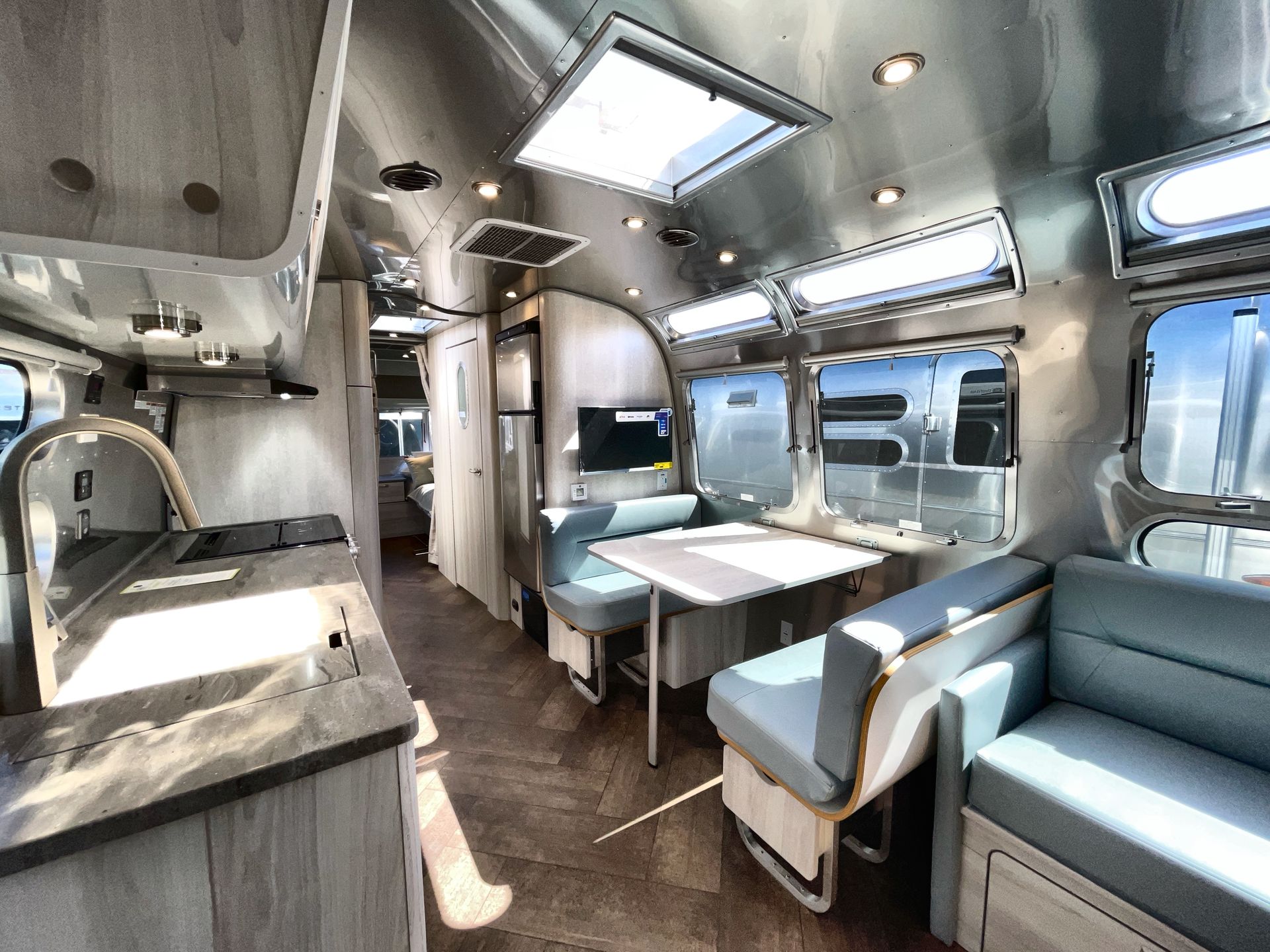 2025 Airstream 30RBT Base
