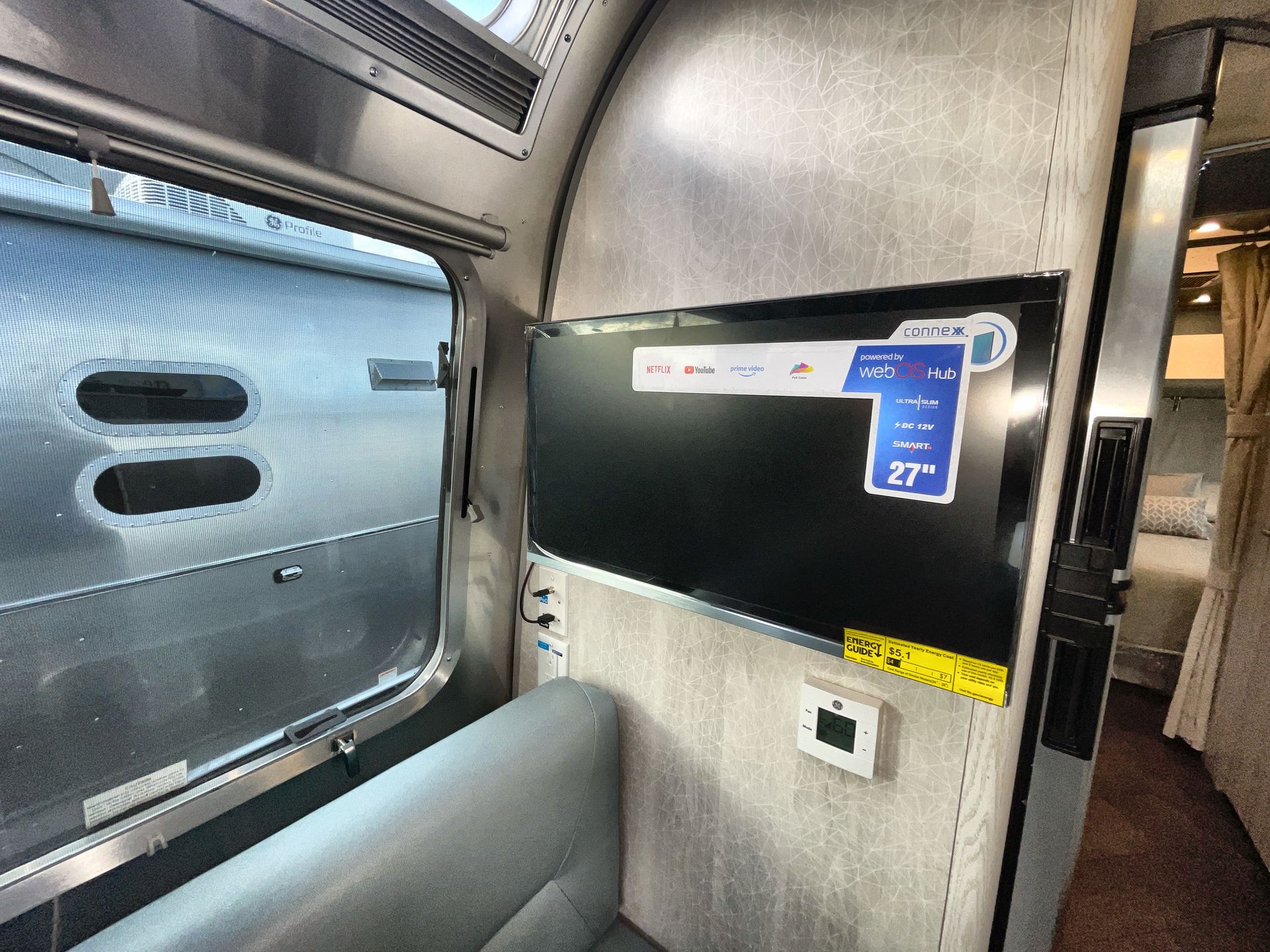 2026 Airstream 27FBQ Base