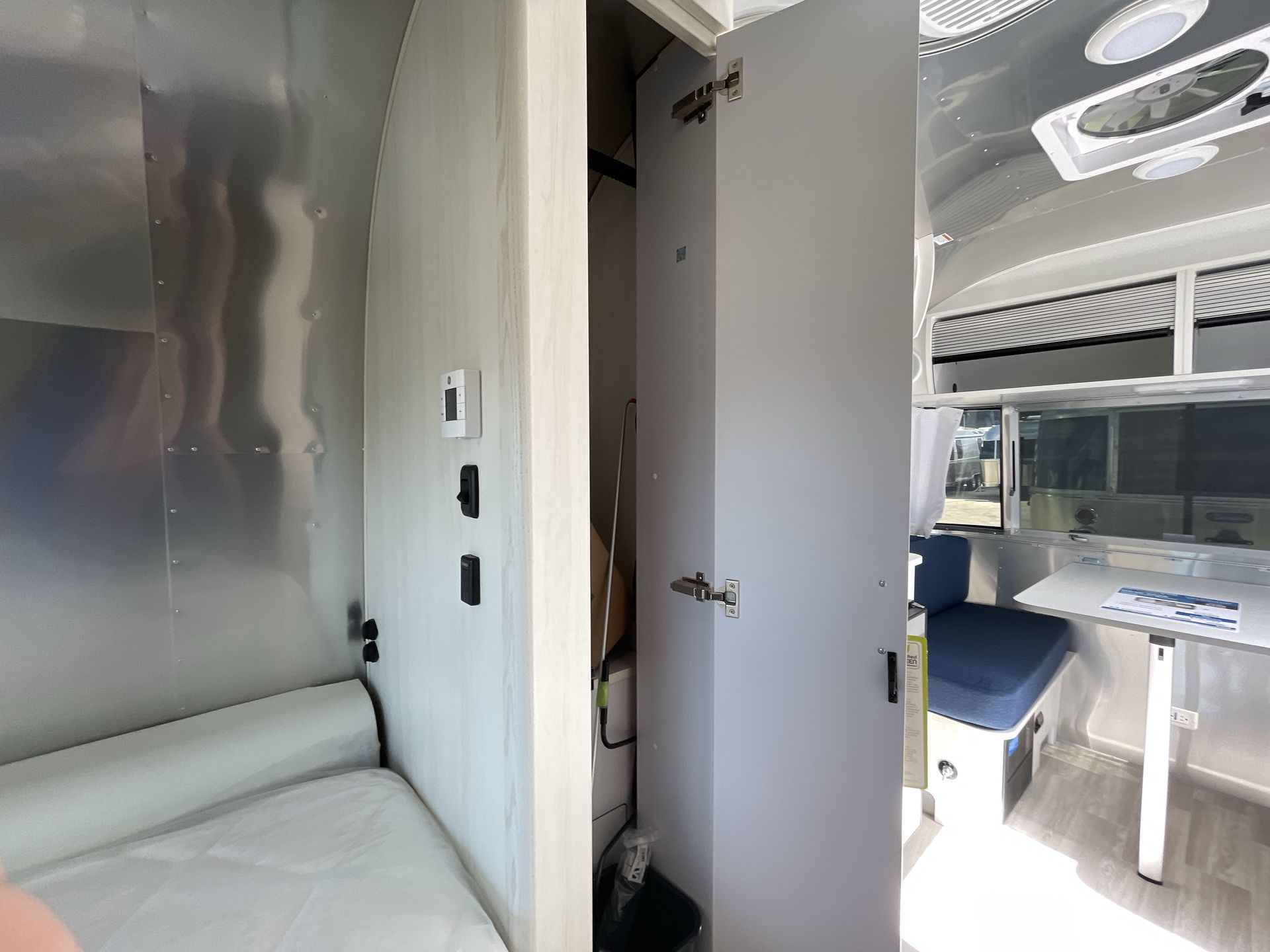 2026 Airstream 16RB Base