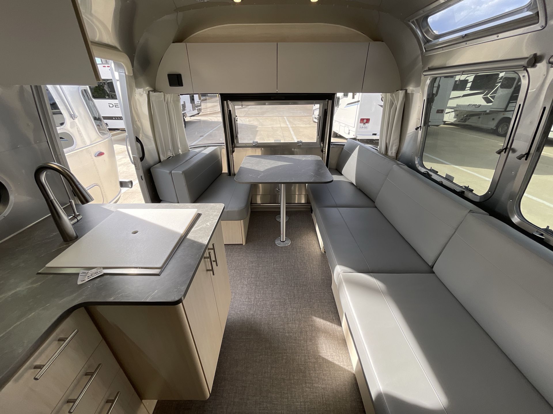 2026 Airstream 25FBT Base