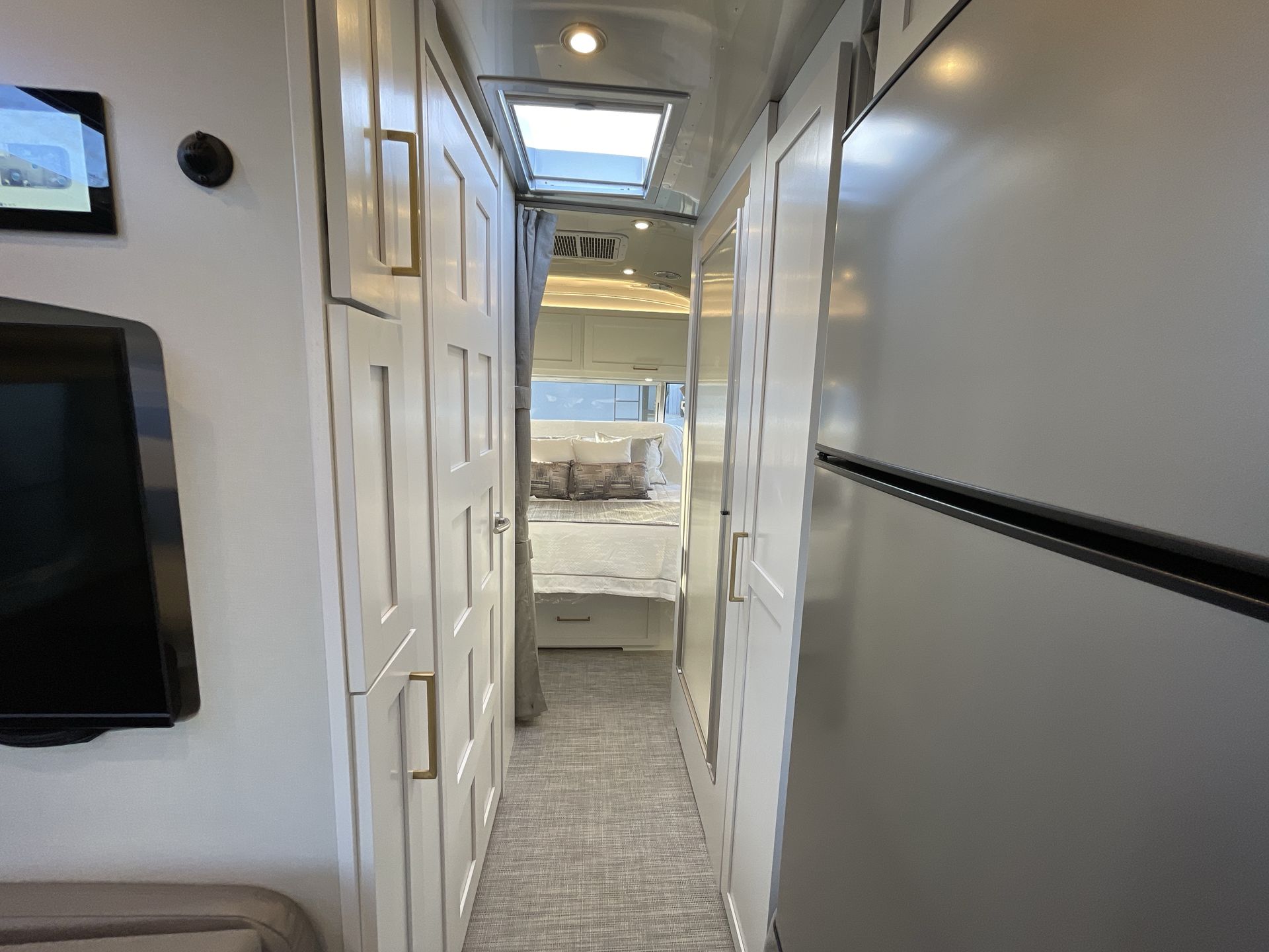 2026 Airstream 28RBQ Base