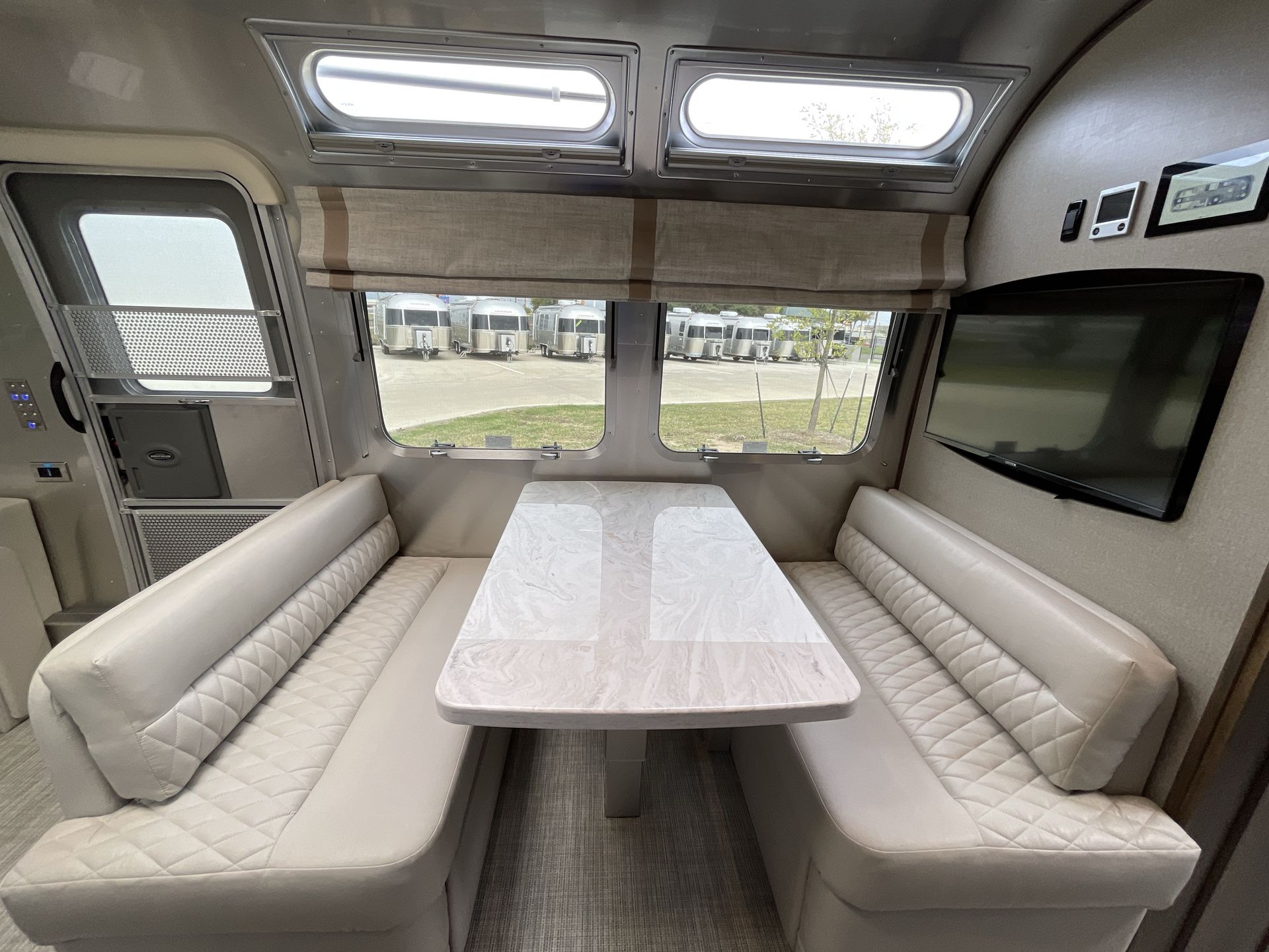 2026 Airstream 28RBT Base