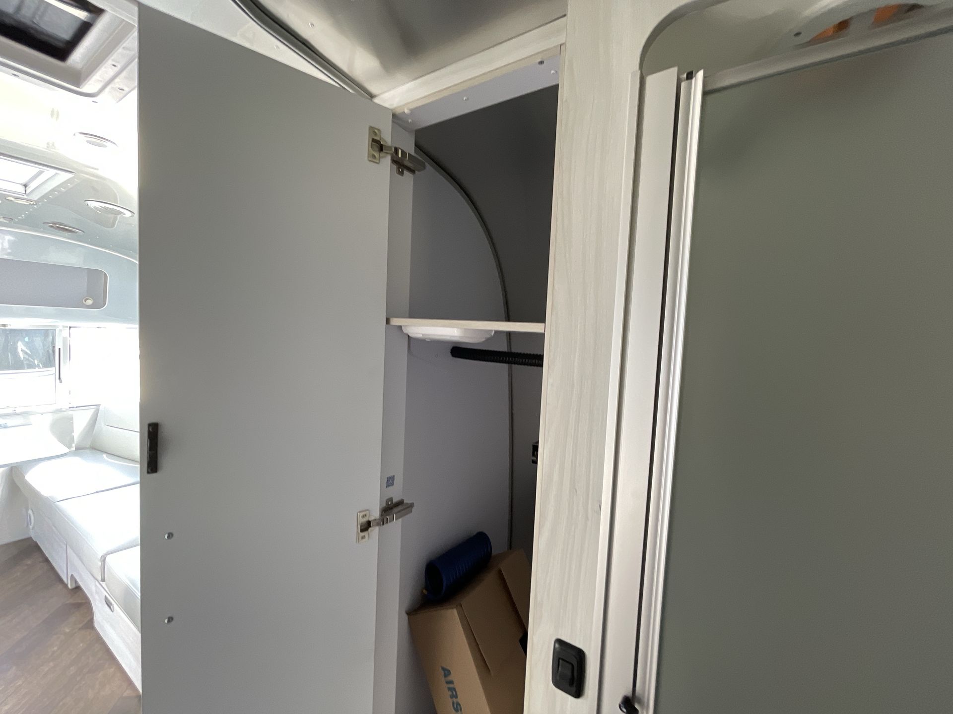 2026 Airstream 25FBQ Base