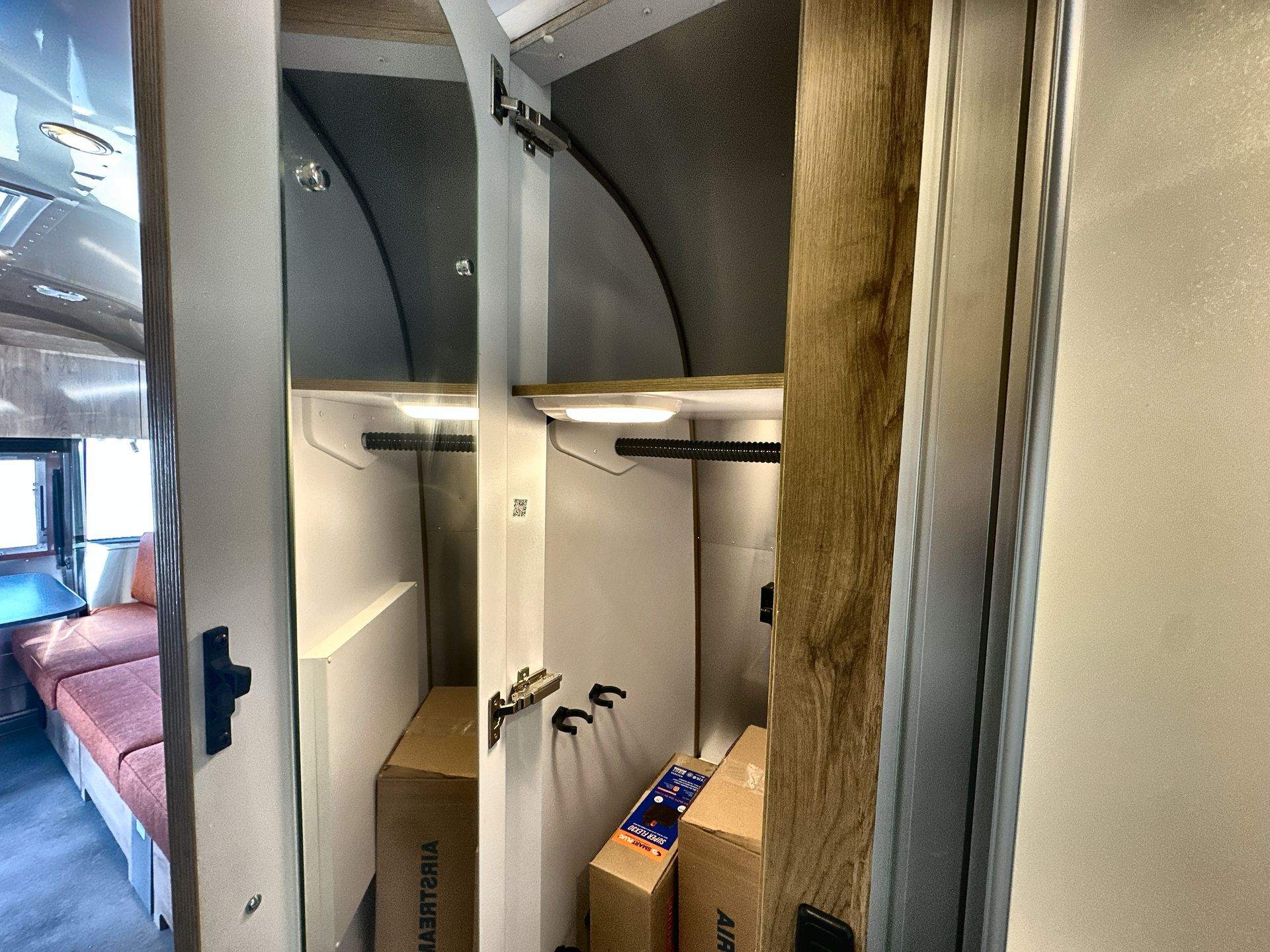 2026 Airstream 25FBQ Base