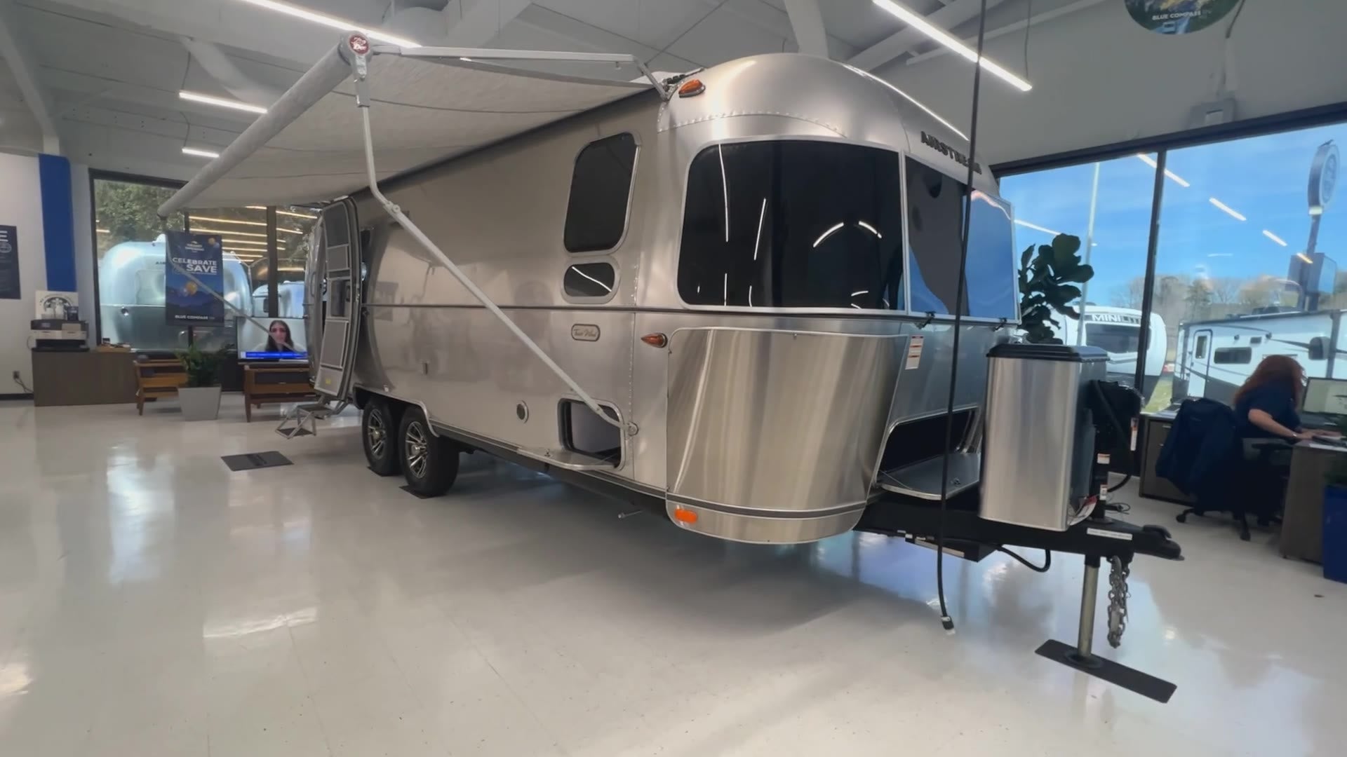 2026 Airstream 25FBT Base