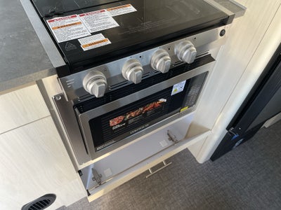 2025 Airstream 23FBQ Base