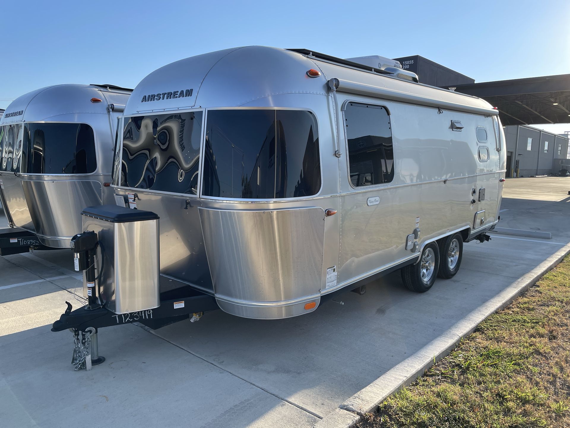 2025 Airstream 23FBQ Base
