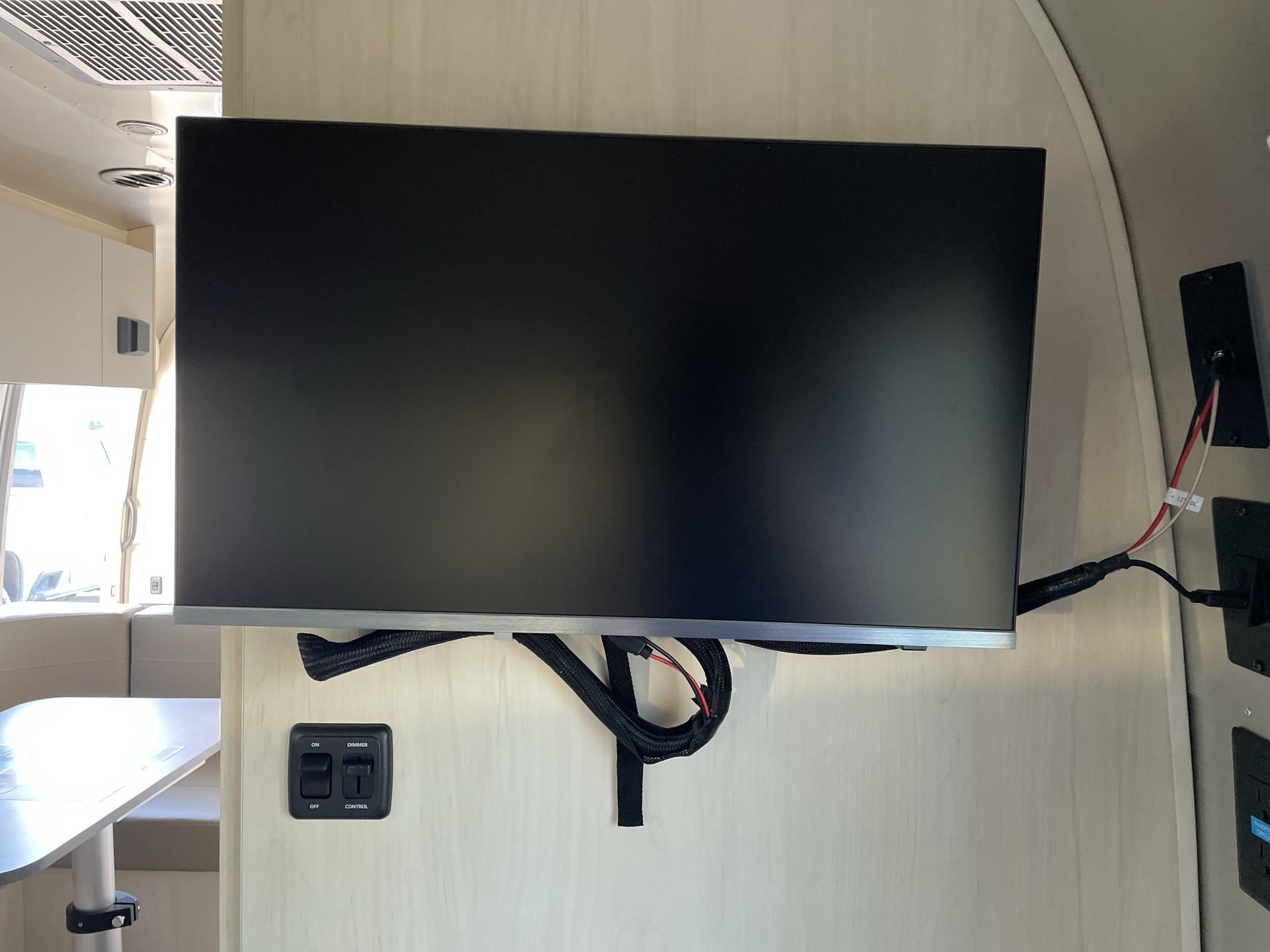 2025 Airstream 23FBQ Base