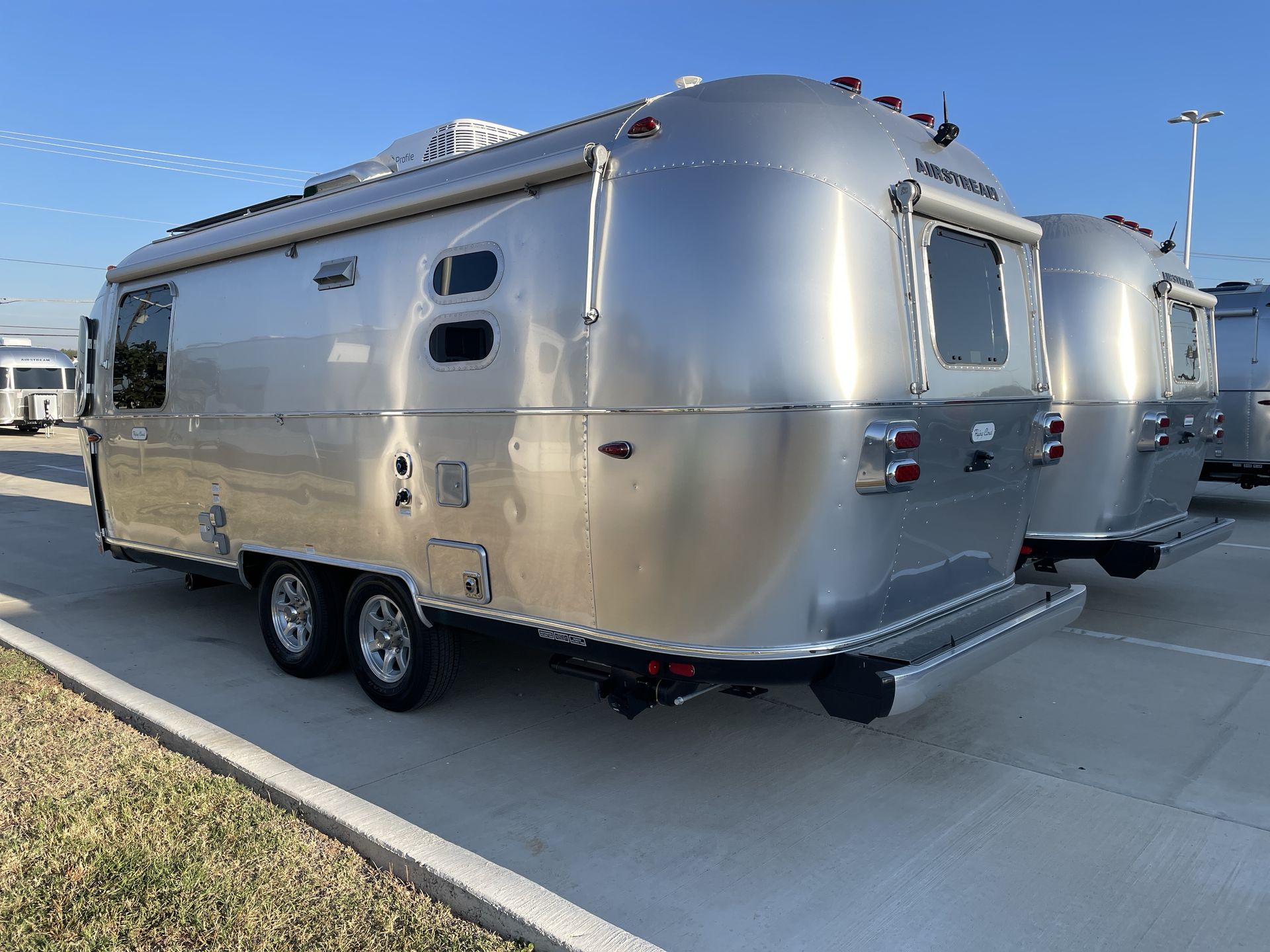 2025 Airstream 23FBQ Base