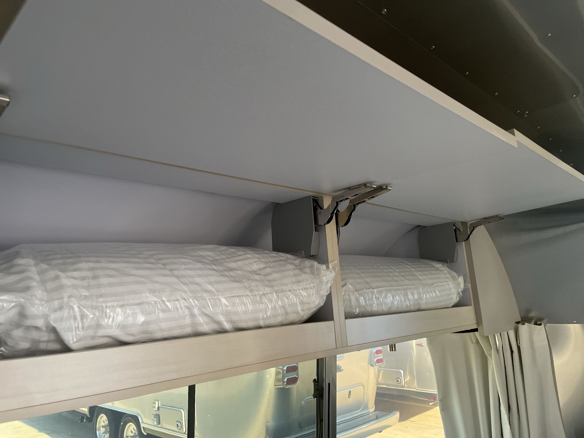 2025 Airstream 23FBQ Base