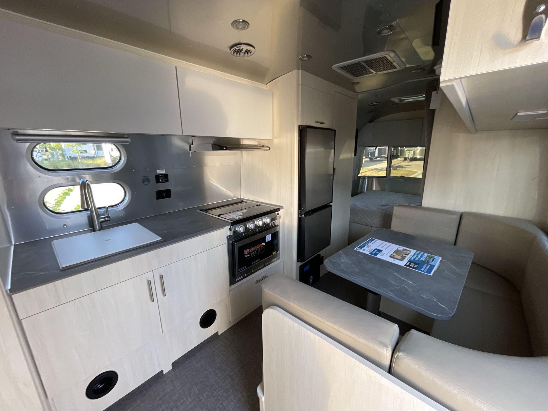 2025 Airstream 23FBQ Base