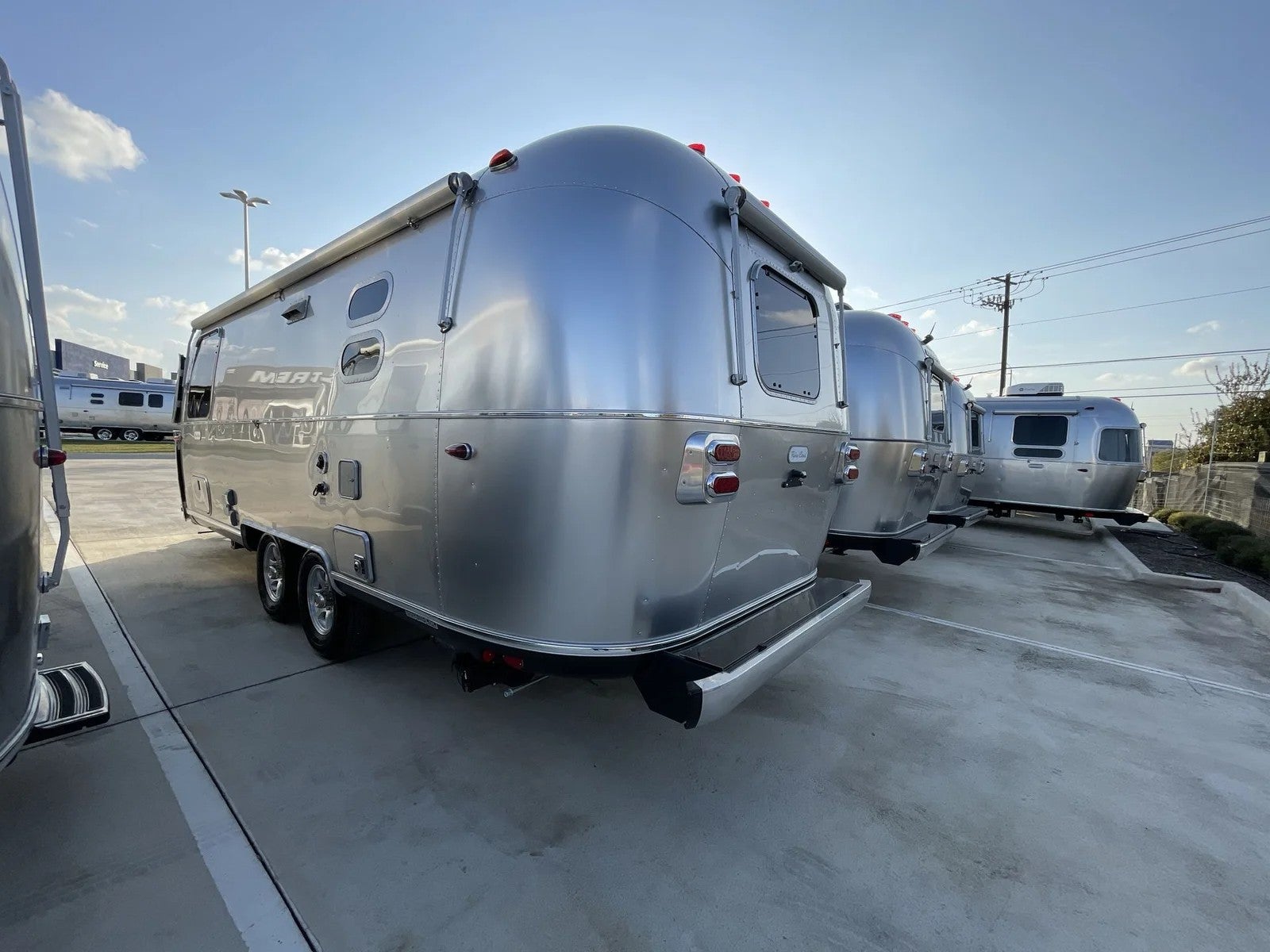 2026 Airstream 23FBT Base
