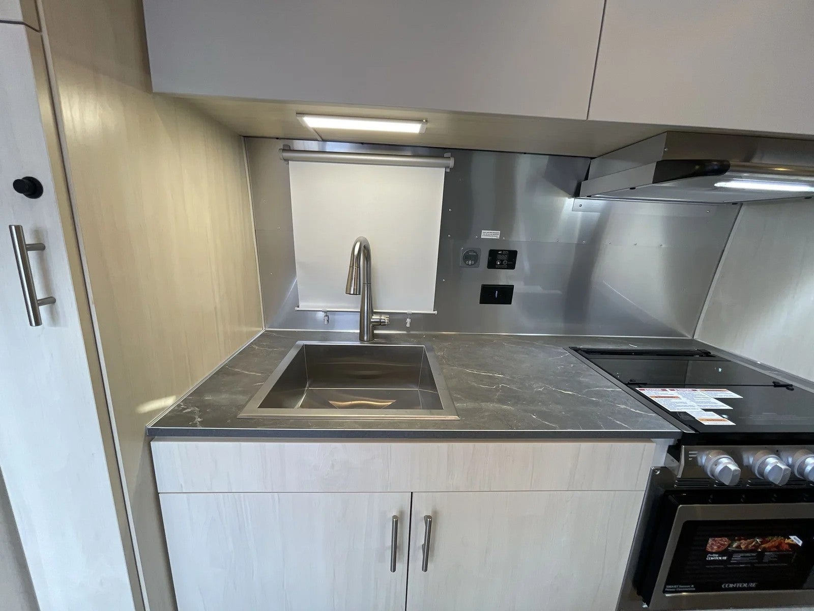 2026 Airstream 23FBT Base