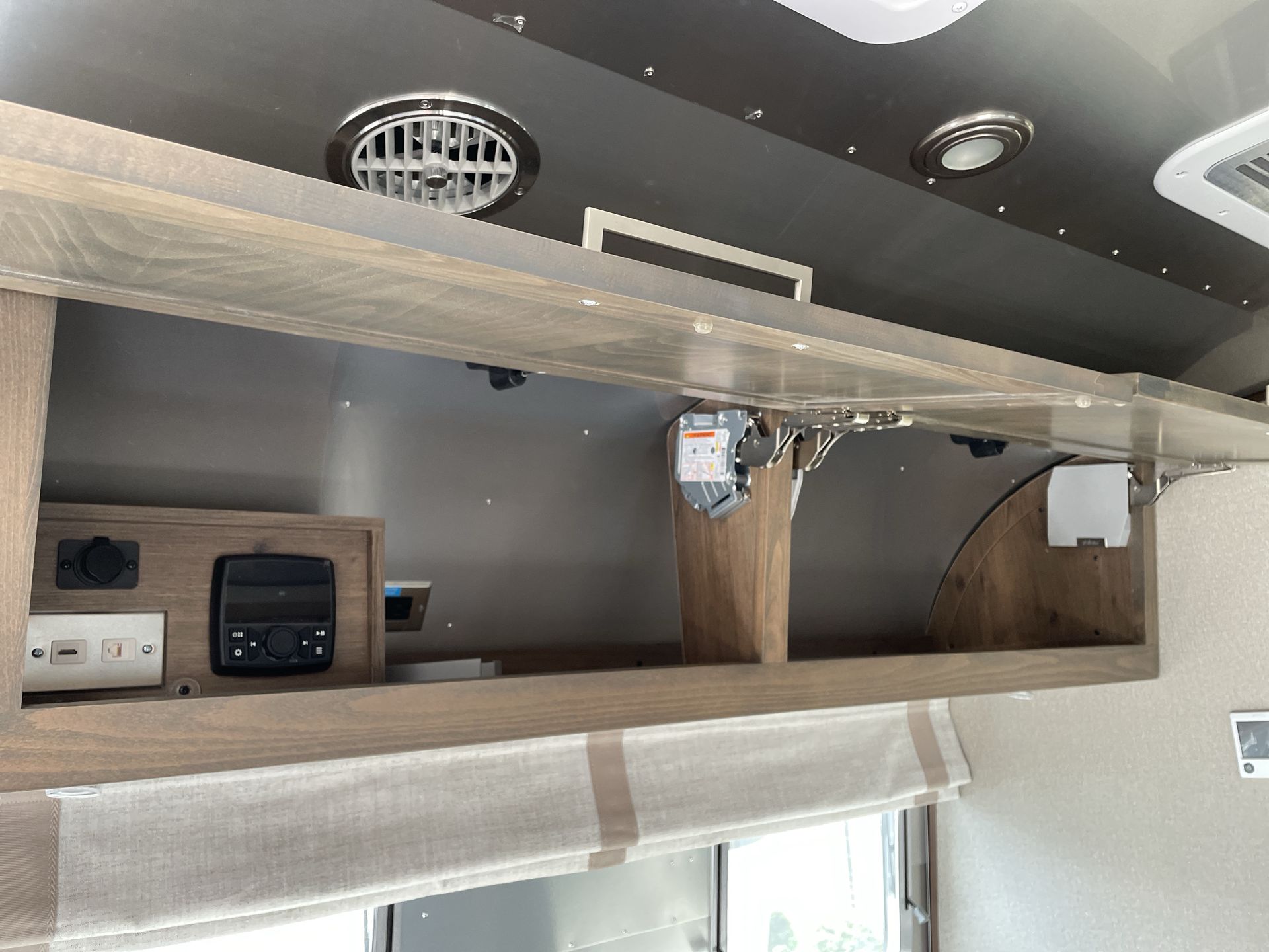 2026 Airstream 33FBQ Base