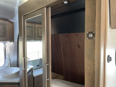 2026 Airstream 33FBQ Base