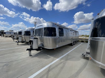 2026 Airstream 33FBQ Base