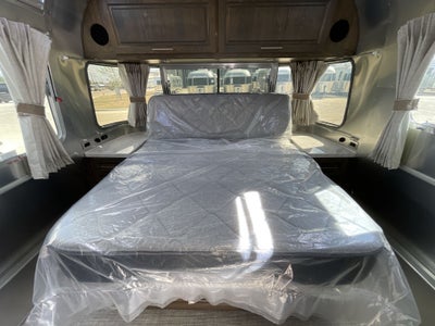 2026 Airstream 33FBQ Base
