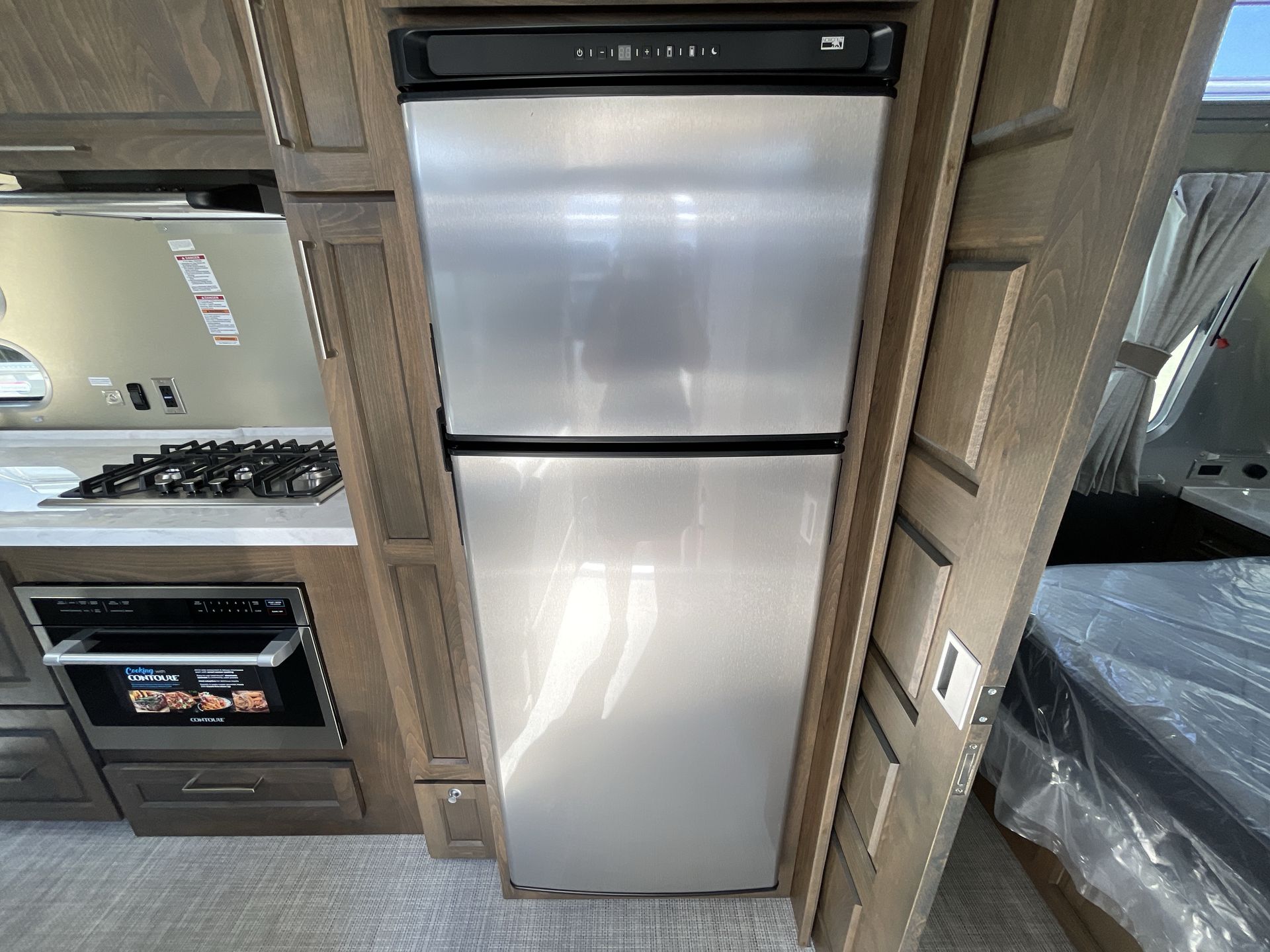 2026 Airstream 33FBQ Base