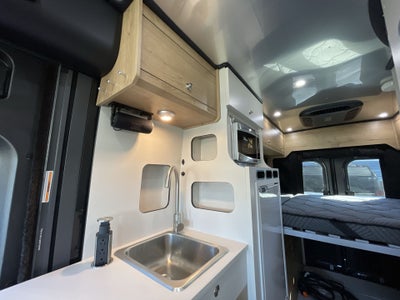 2026 Airstream Rangeline Base