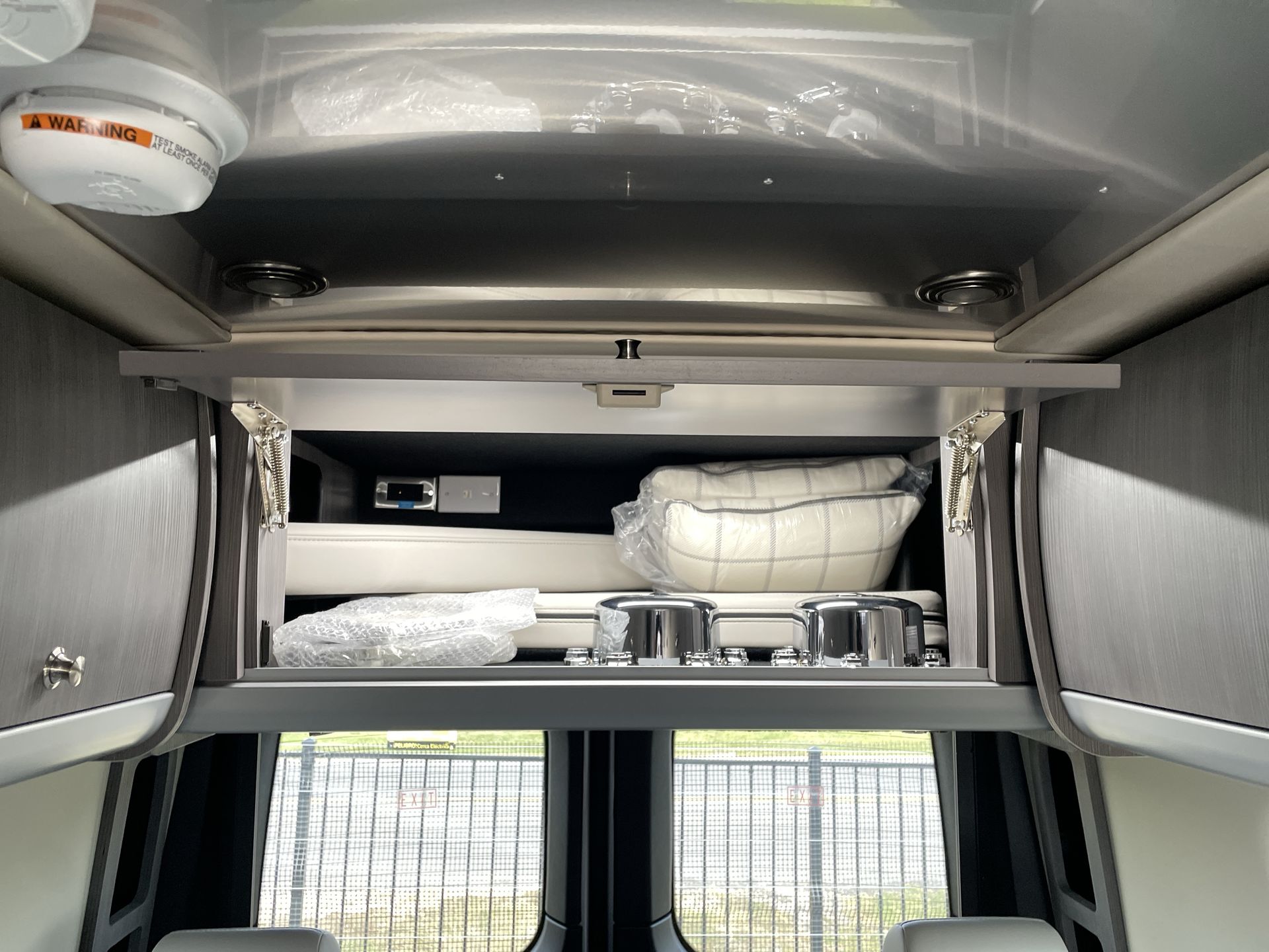 2026 Airstream 24GL 4x2 Passenger Base