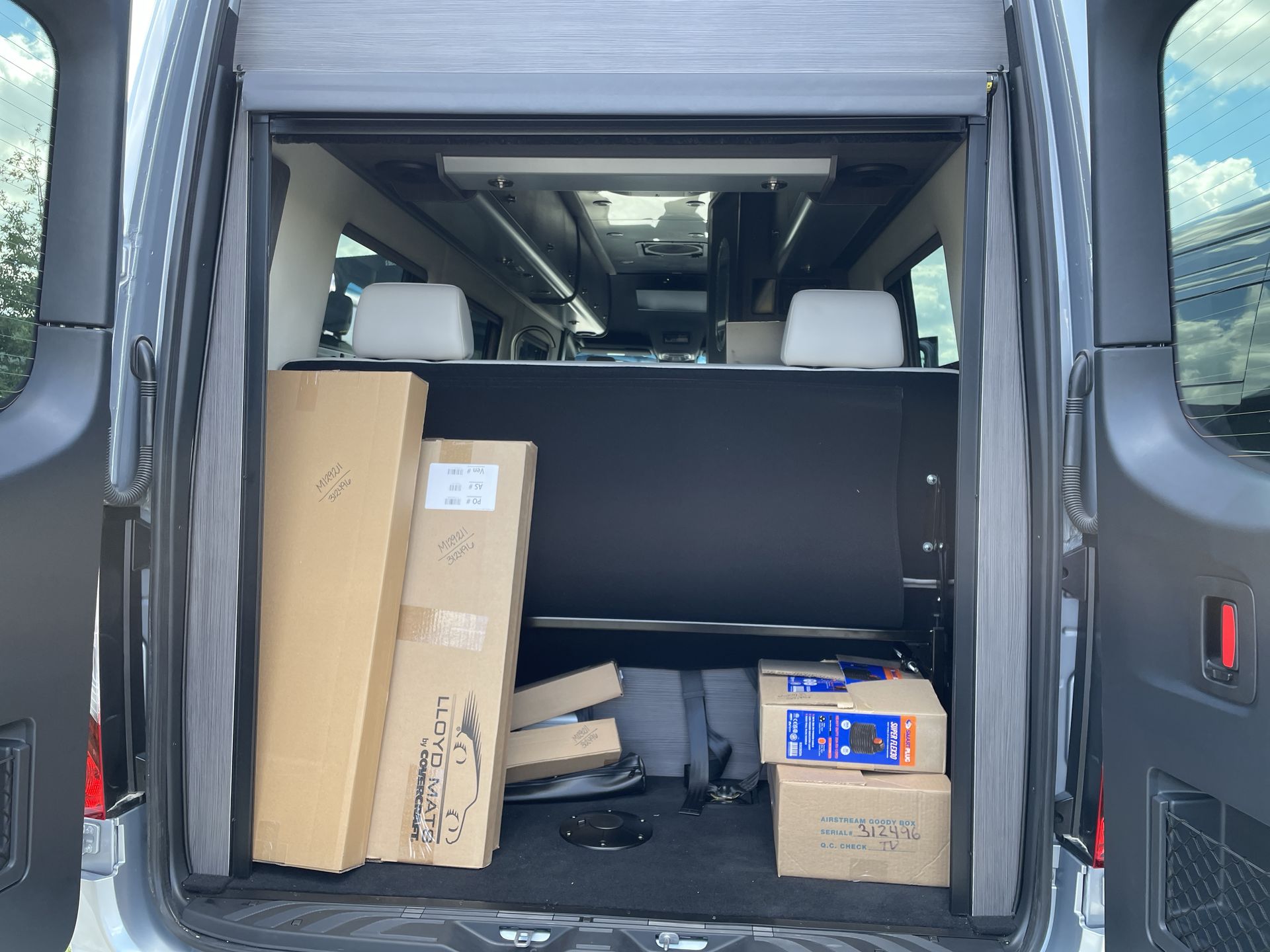 2026 Airstream 24GL 4x2 Passenger Base