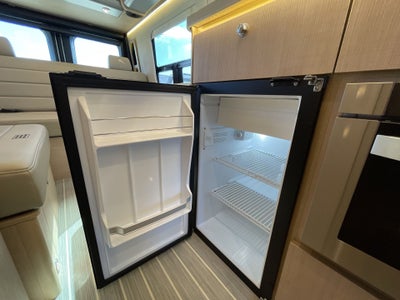 2026 Airstream 24GL Tommy Bahama Base