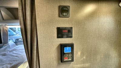 2025 Airstream 16RB Base