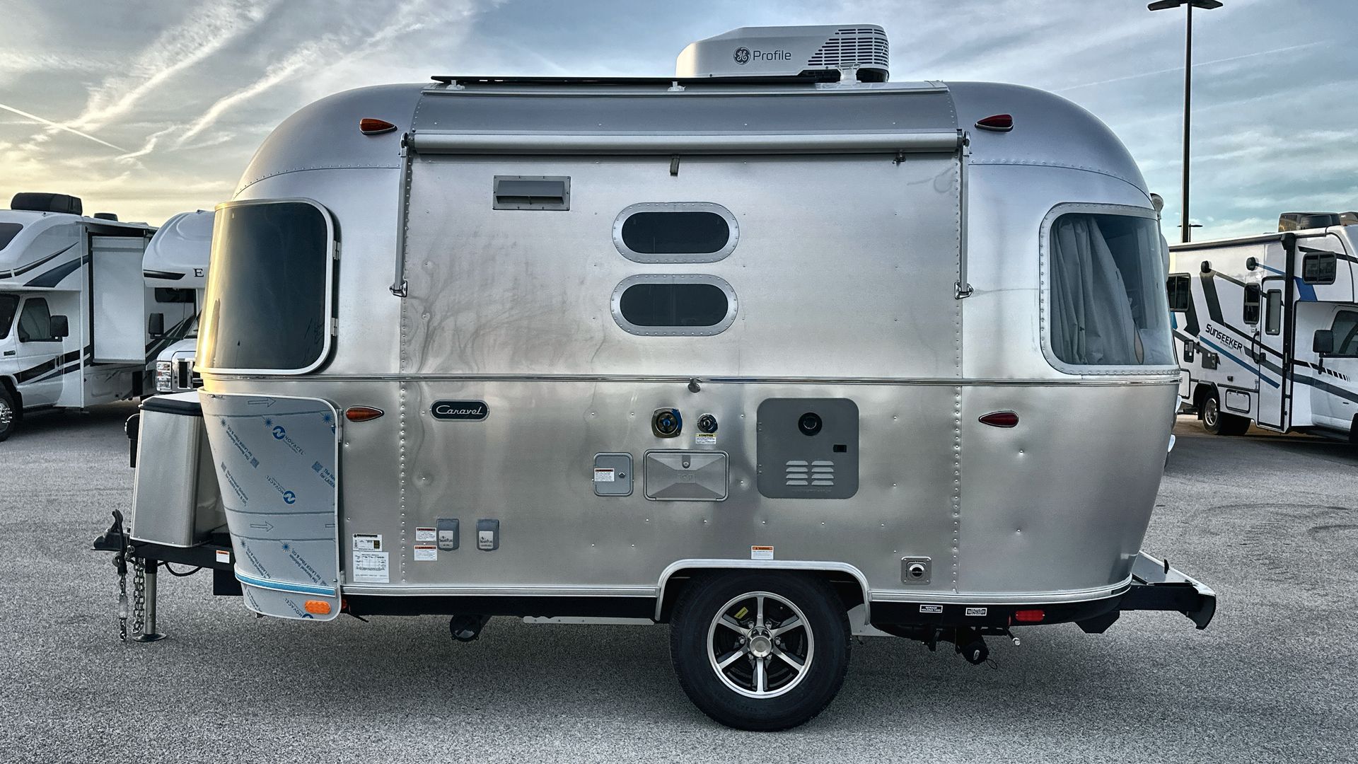 2025 Airstream 16RB Base