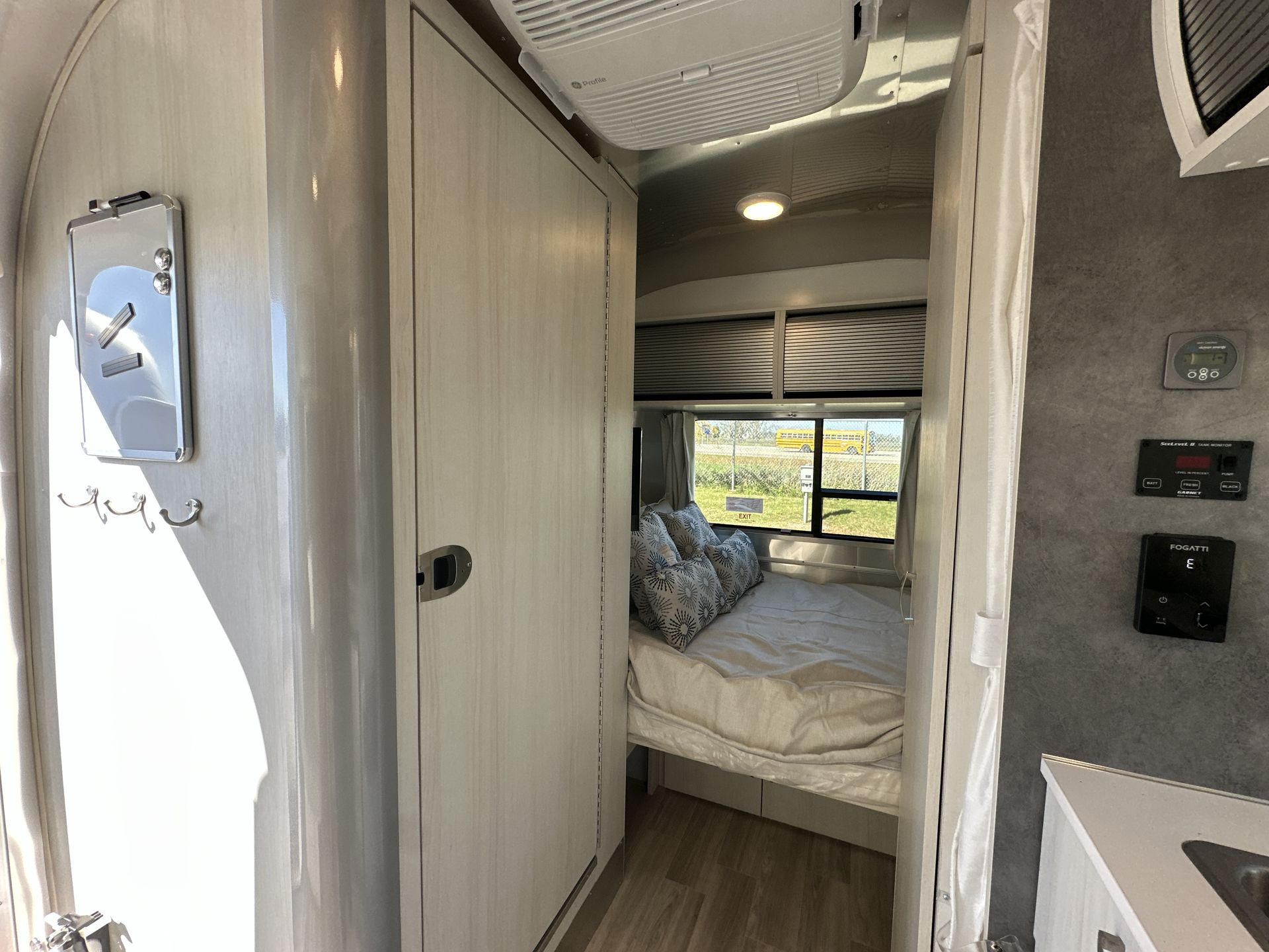 2026 Airstream 16RB Base