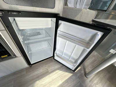 2026 Airstream 16RB Base