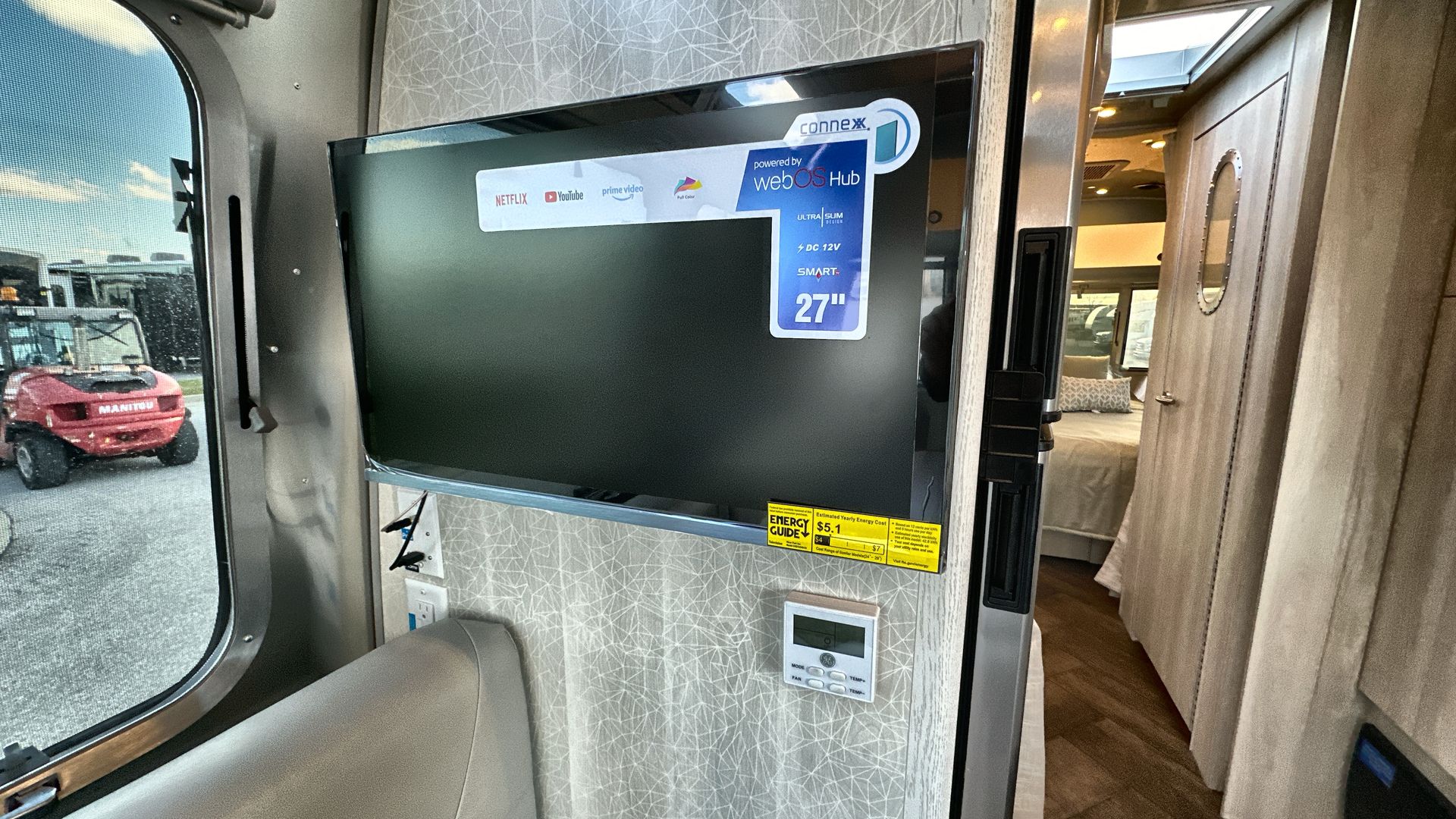 2025 Airstream 27FBQ Base