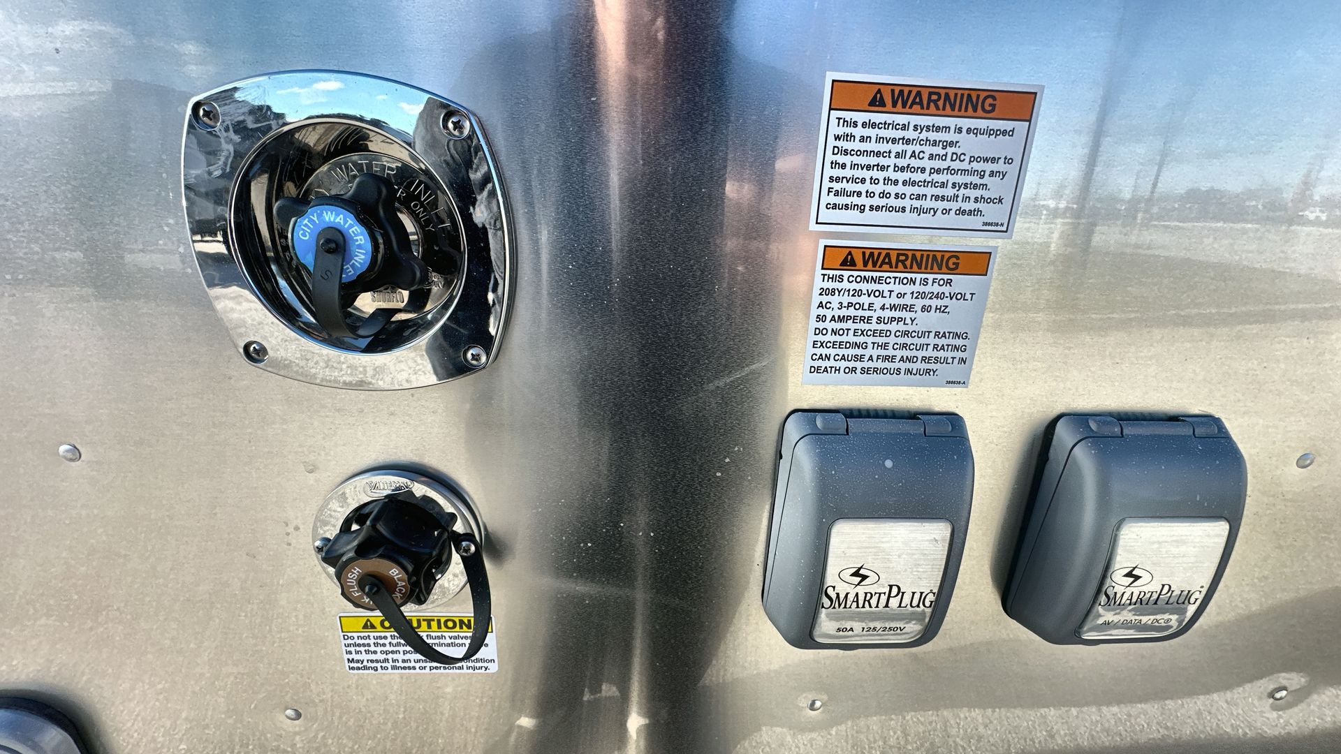 2025 Airstream 27FBQ Base