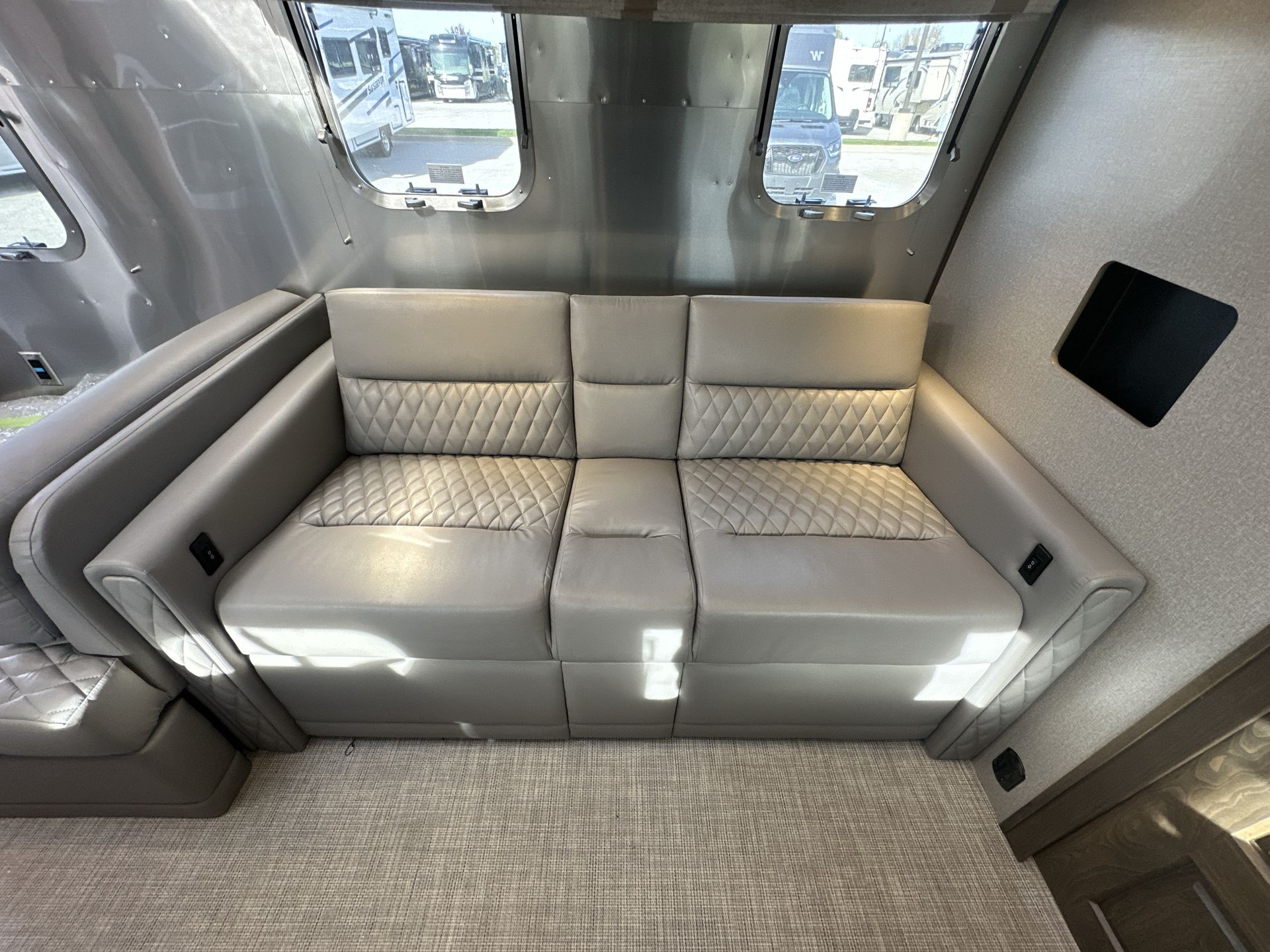 2026 Airstream 33FBQ Base