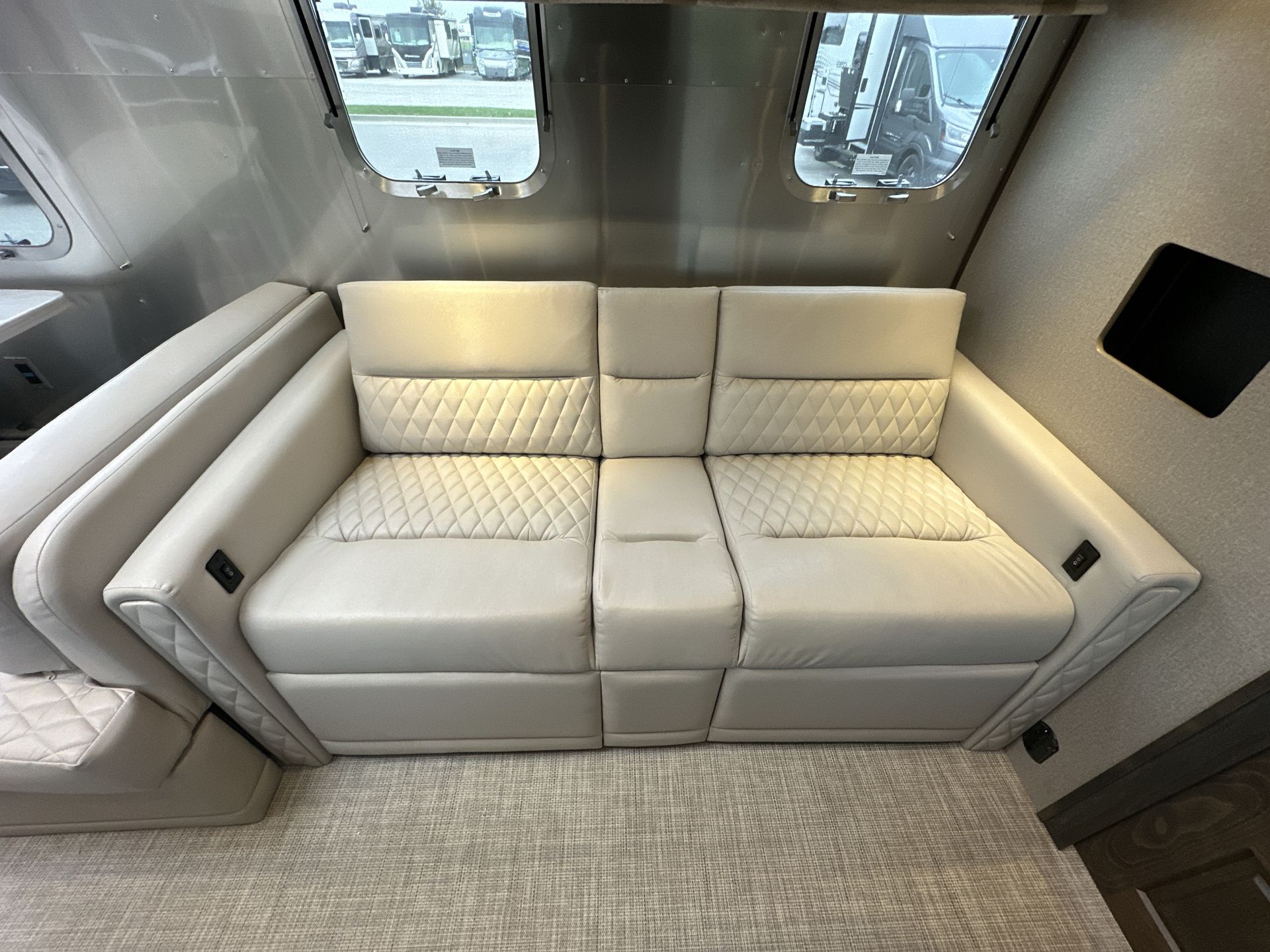 2026 Airstream 33FBQ Base