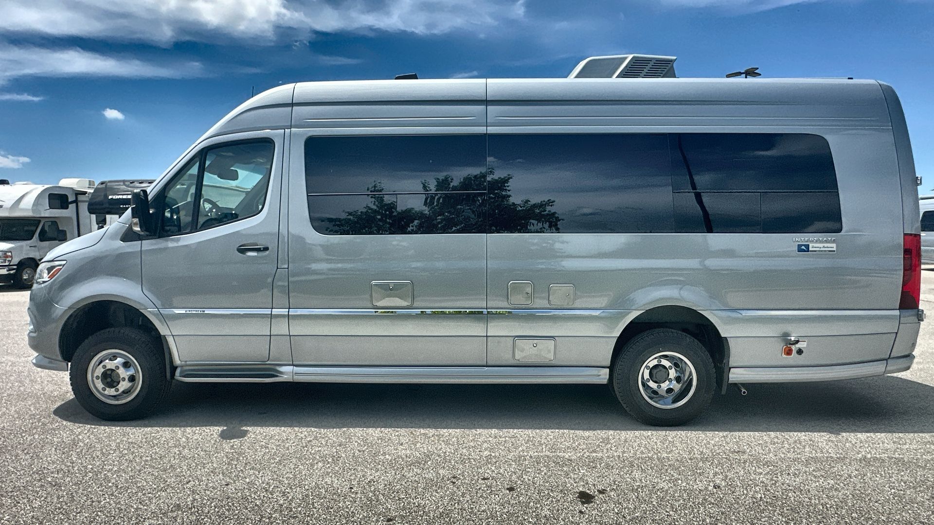 2025 Airstream 24 GL Base