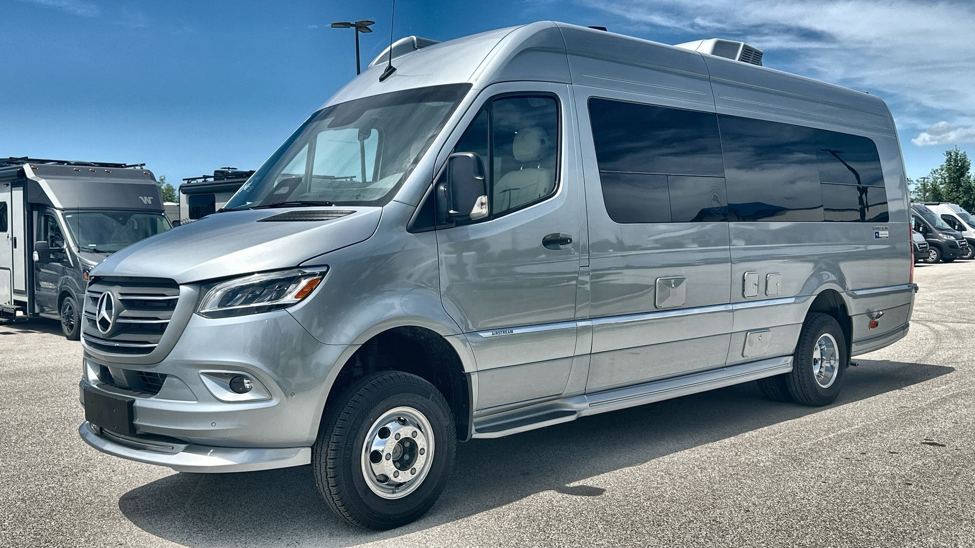 2025 Airstream 24 GL Base