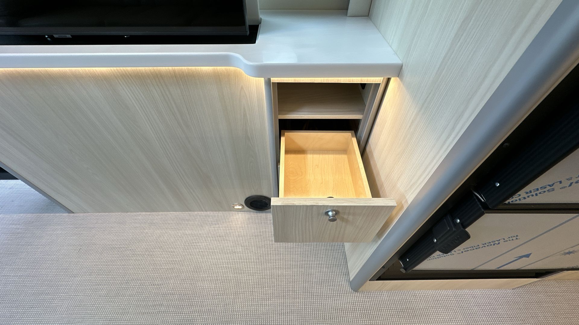 2026 Airstream Murphy Suite Base