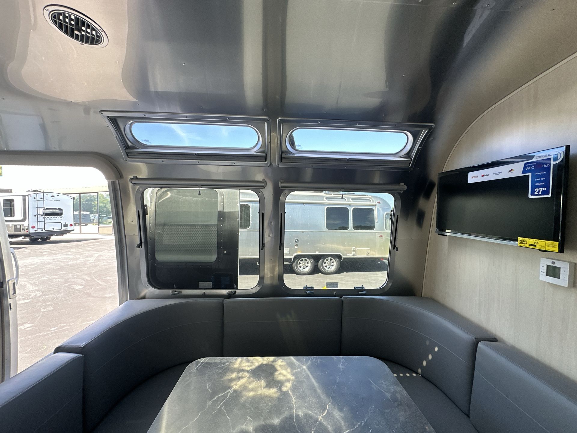 2026 Airstream 30FBBT Base