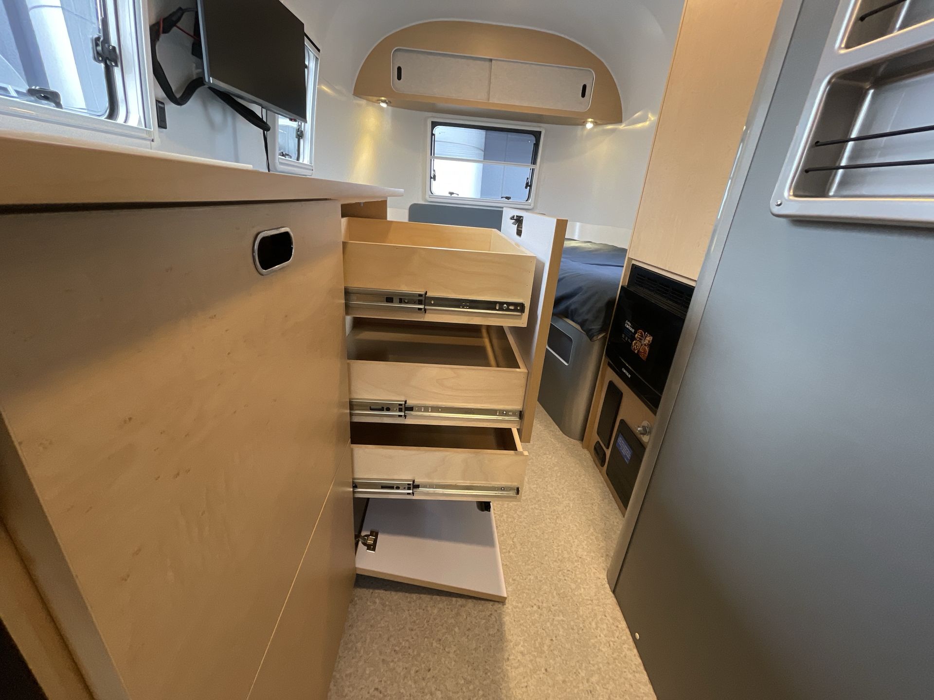 2026 Airstream 22RB Base