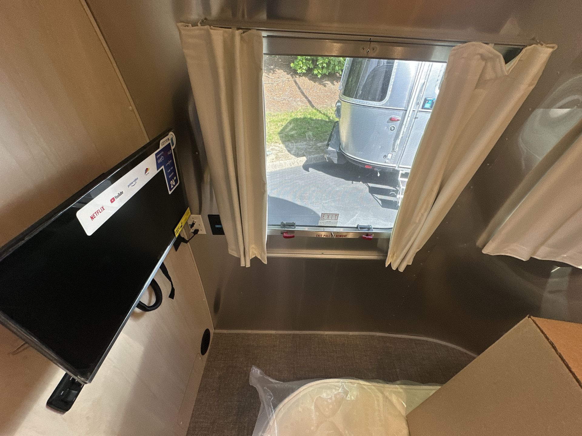 2025 Airstream 25FBQ Base