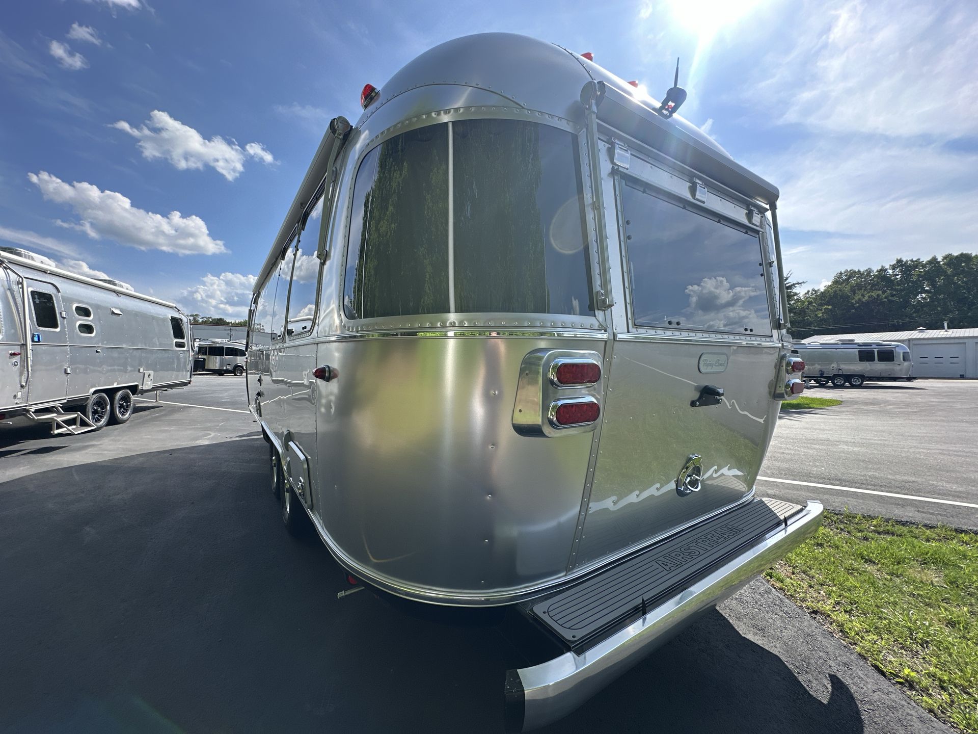 2025 Airstream 25FBQ Base