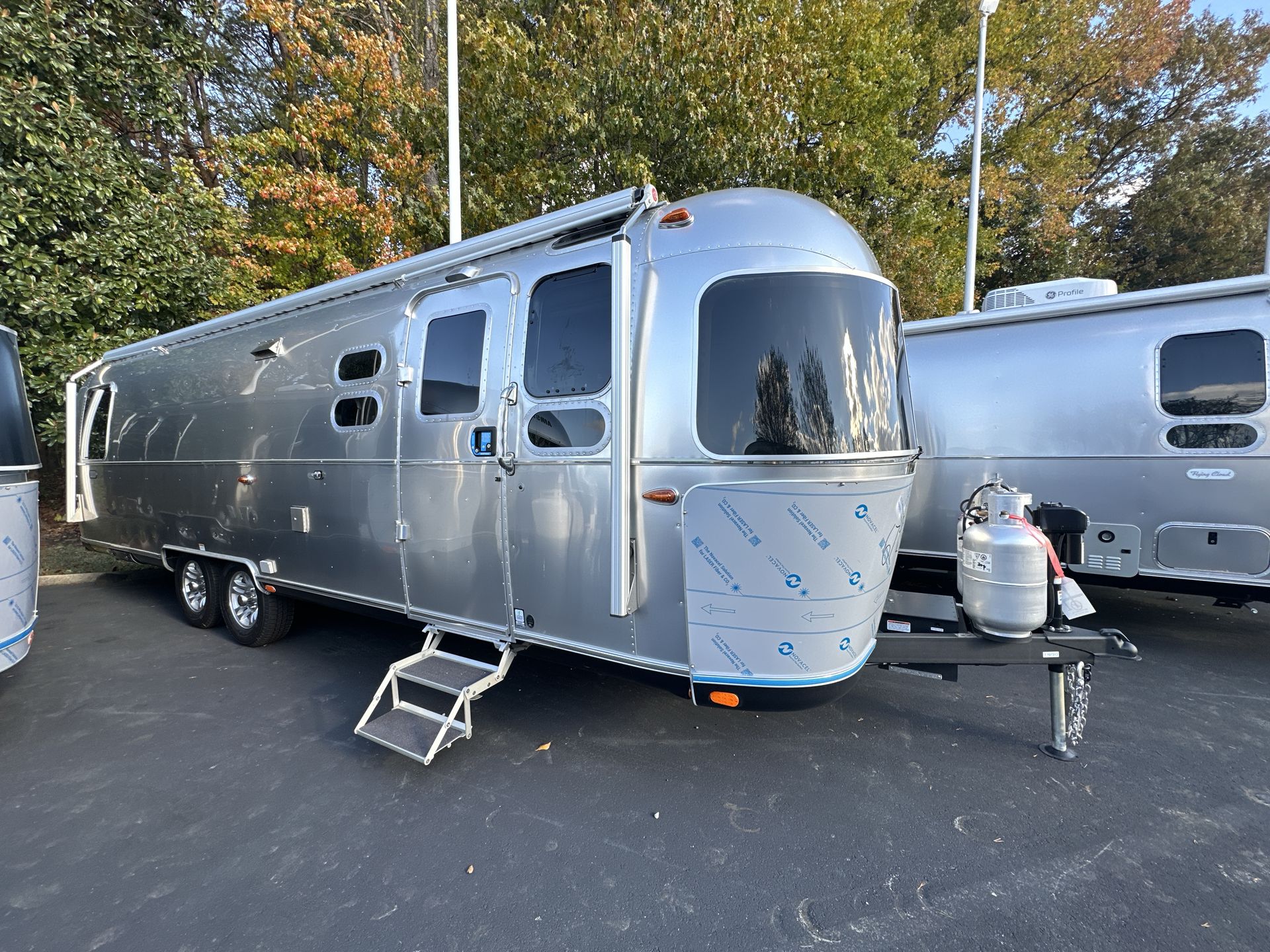 2025 Airstream 30RBQ Base