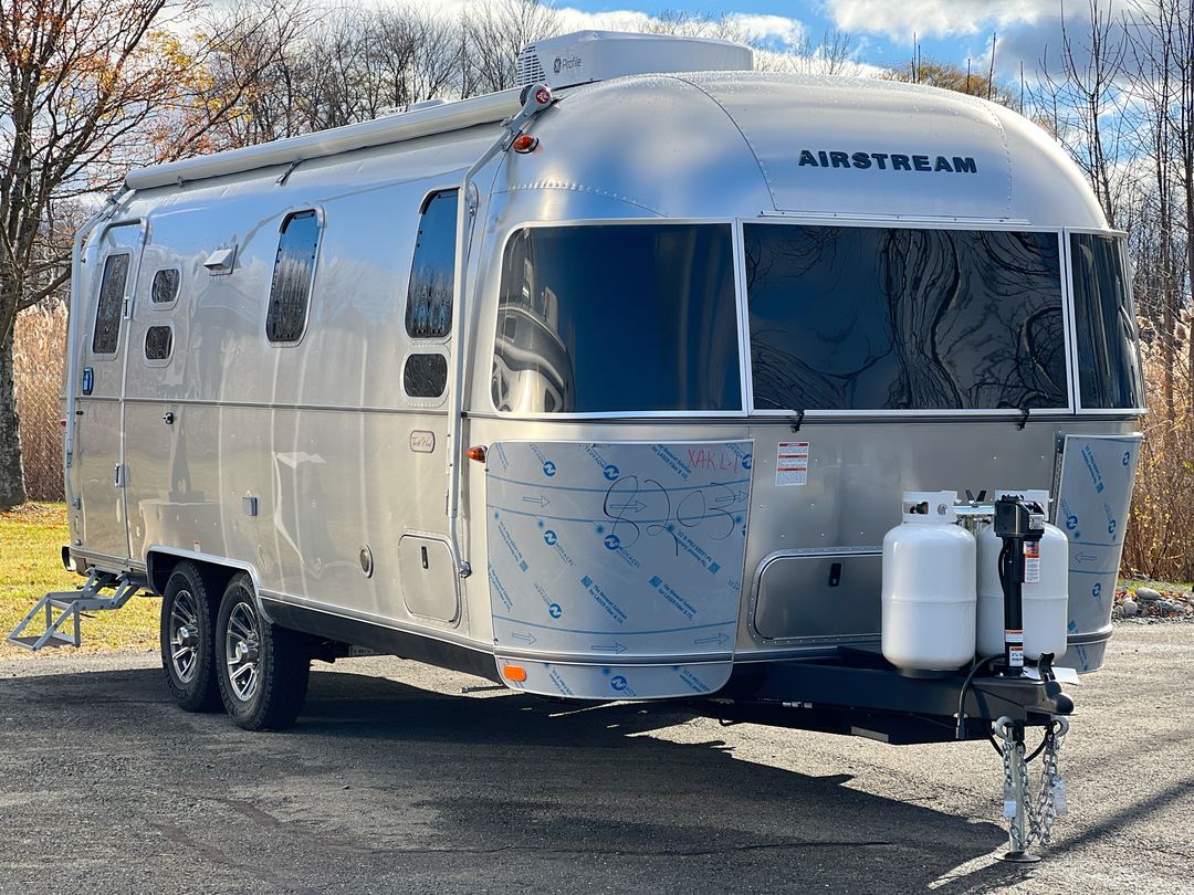 2026 Airstream 25FBT Base