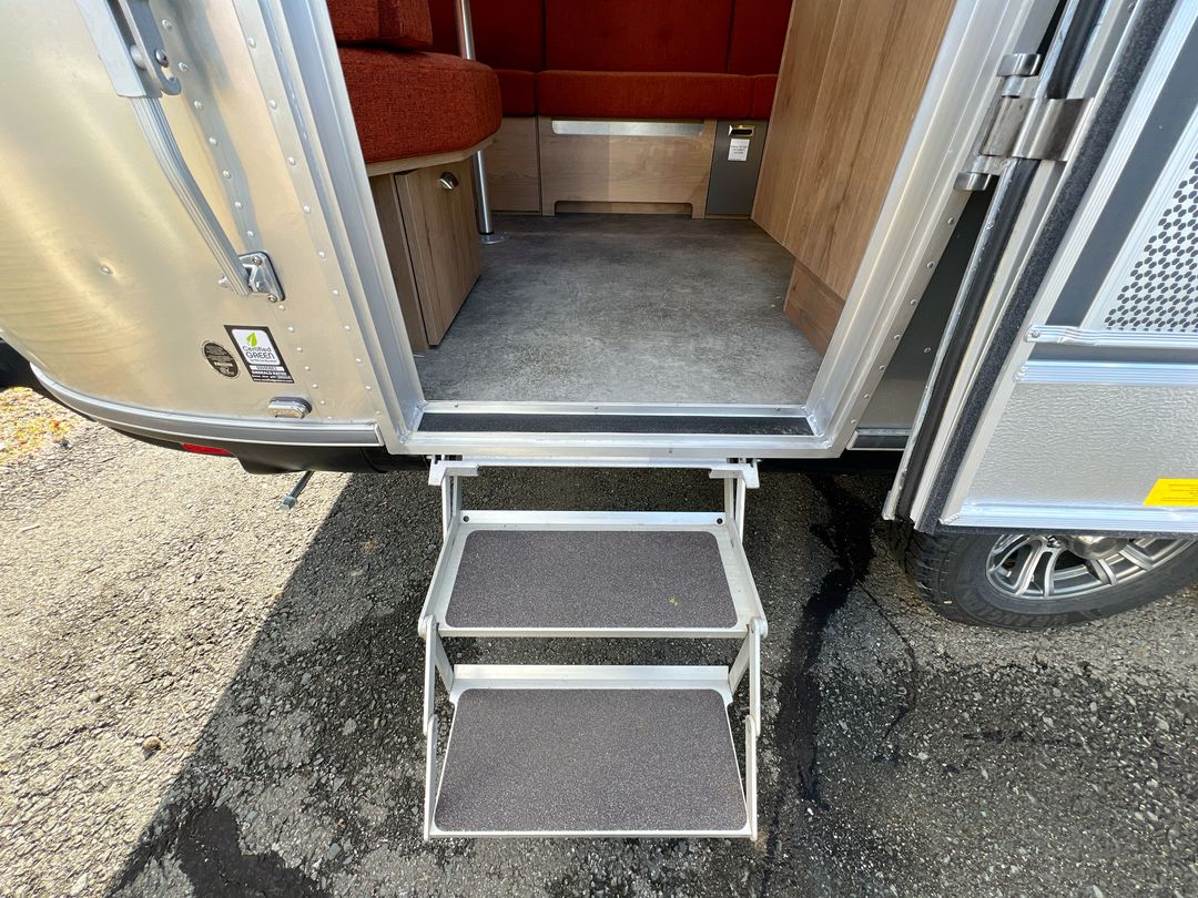 2026 Airstream 25FBT Base