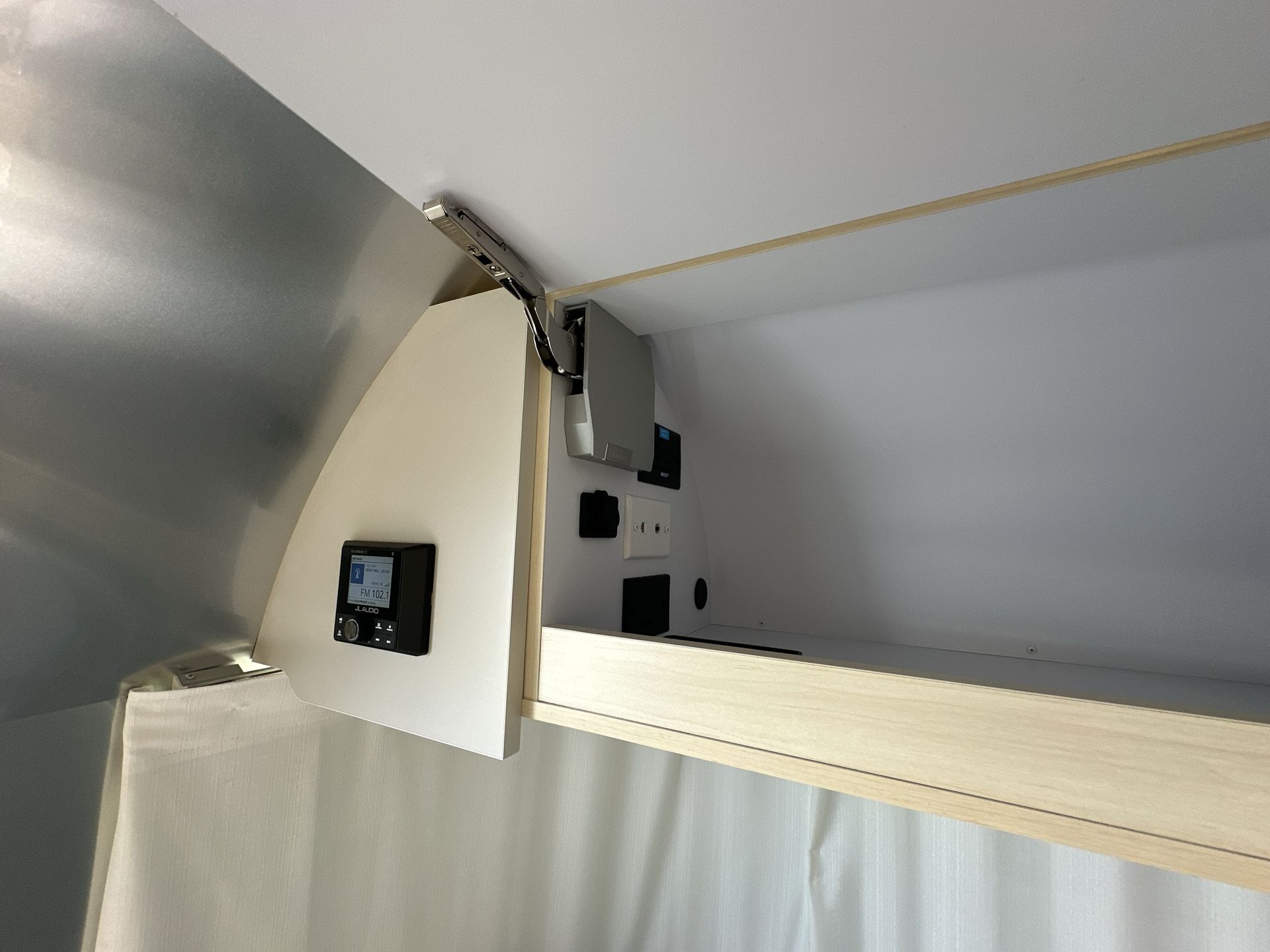 2026 Airstream 27FBQ Base