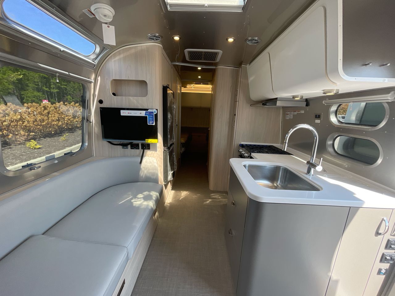 2026 Airstream 25FBT Base